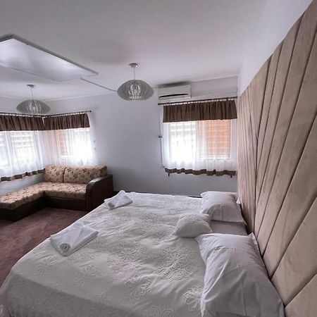 Apartelim Manastirea Humorului Luaran gambar