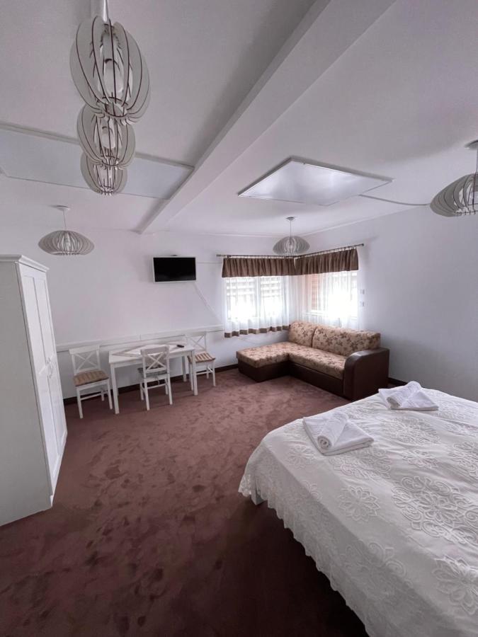 Apartelim Manastirea Humorului Luaran gambar